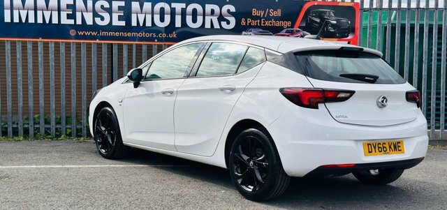 Vauxhall Astra Sri Hatchback DY66KWE White #5
