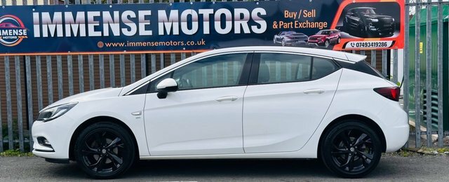 Vauxhall Astra Sri Hatchback DY66KWE White #4