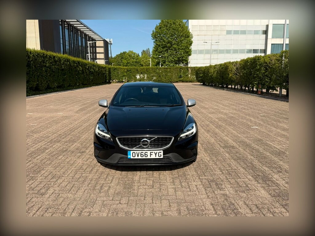 Volvo V40 1.5 T3 R-design Nav Plus Hatchback OV66FYG Black #3