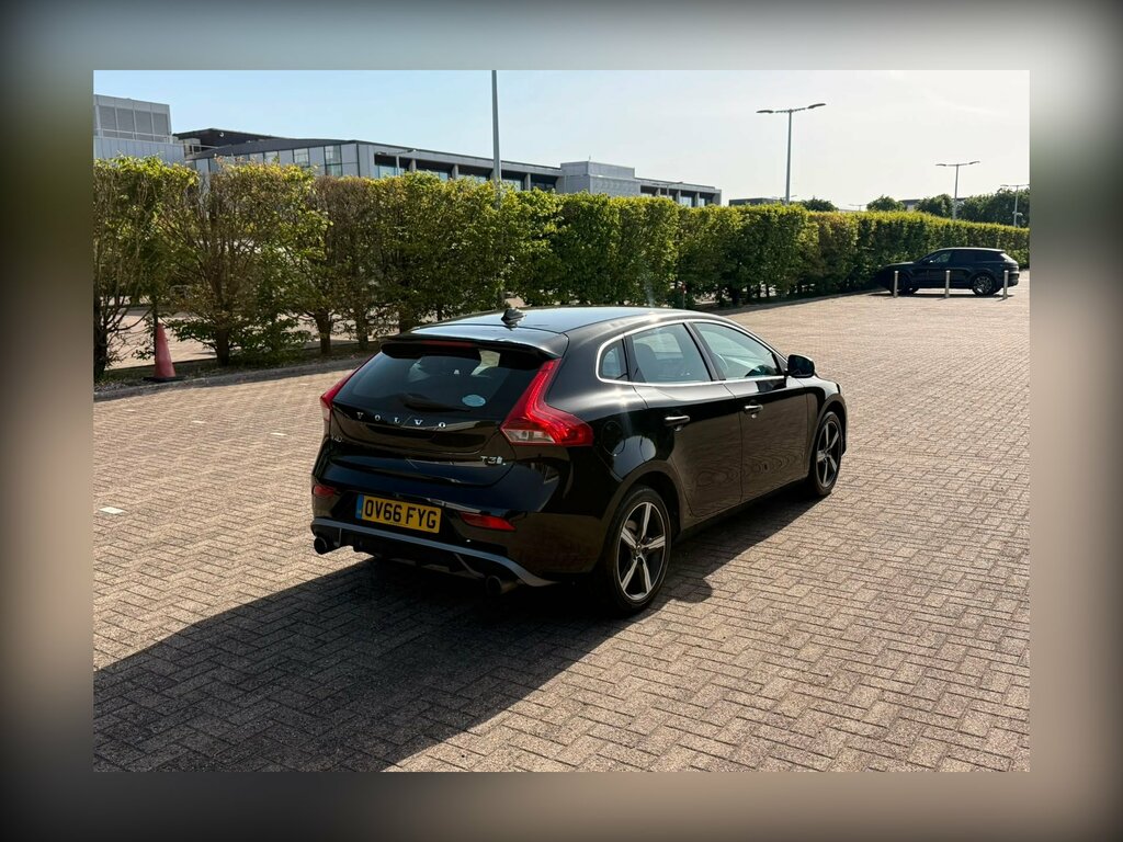 Volvo V40 1.5 T3 R-design Nav Plus Hatchback OV66FYG Black #6