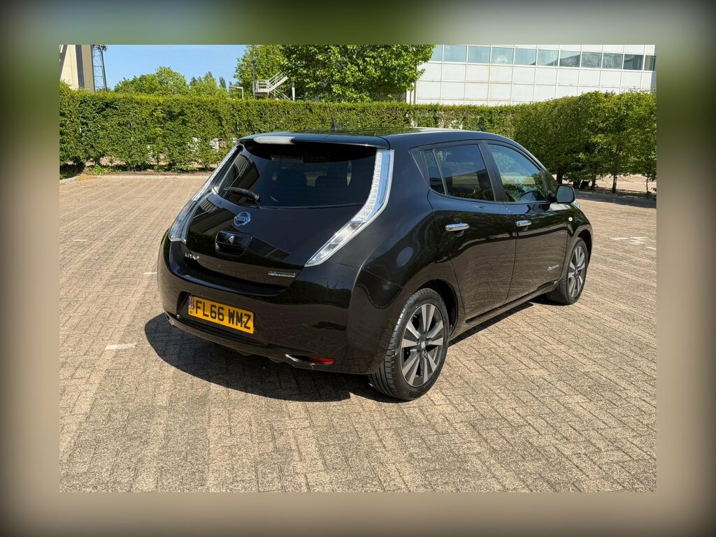 Nissan Leaf 30Kwh Tekna Hatchback 109 Bhp FL66WMZ Black #6
