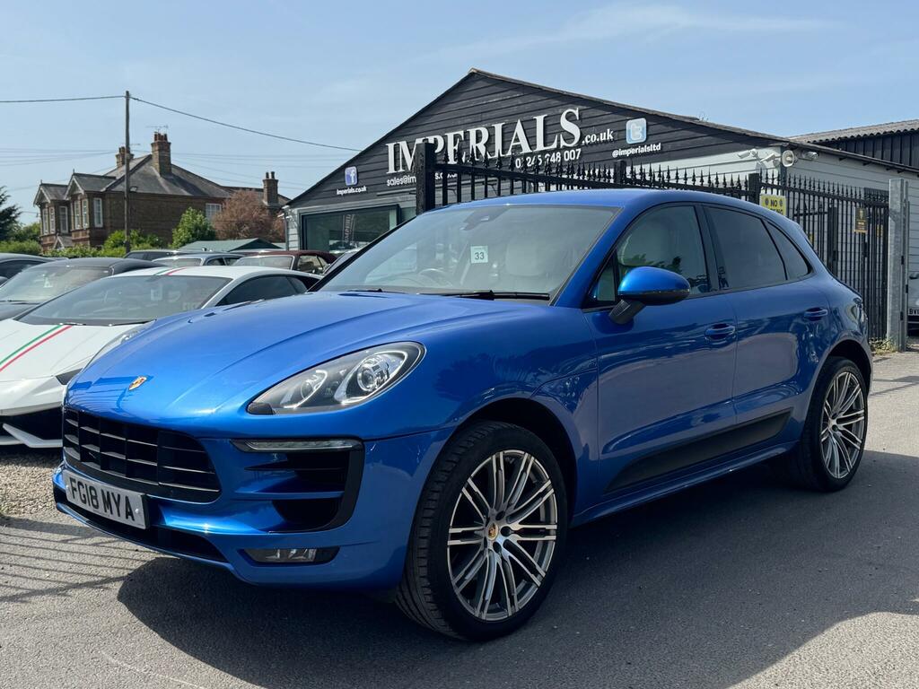 Porsche Macan Petrol