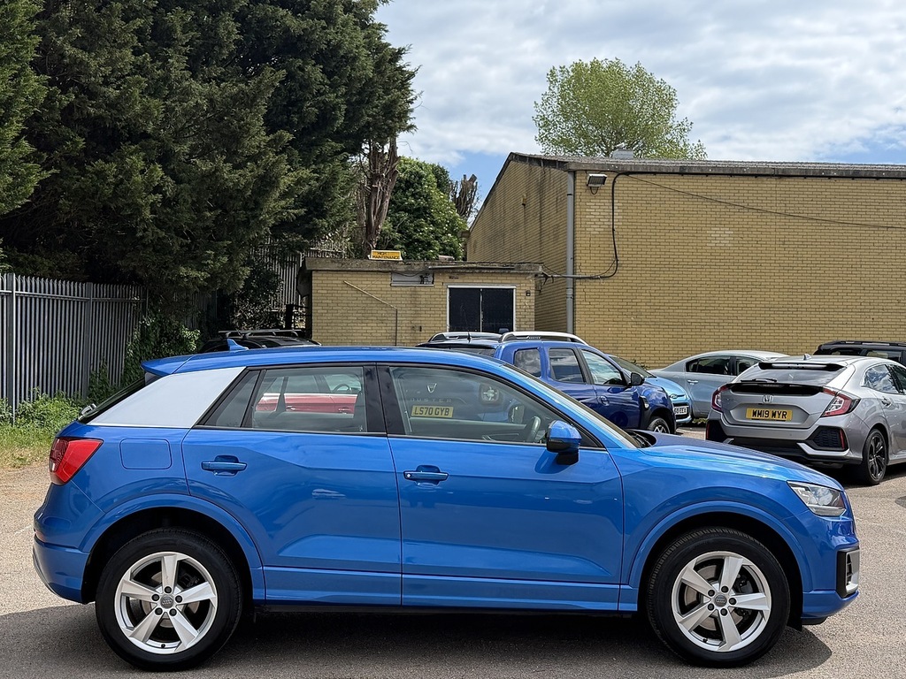 Audi Q2 Tfsi Sport LY67PZA Blue #6