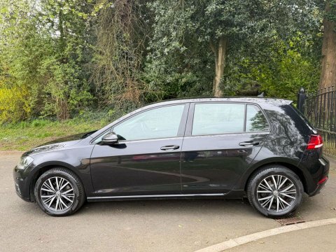 Volkswagen Golf 2.0 Tdi Se VT19NMU Black #4