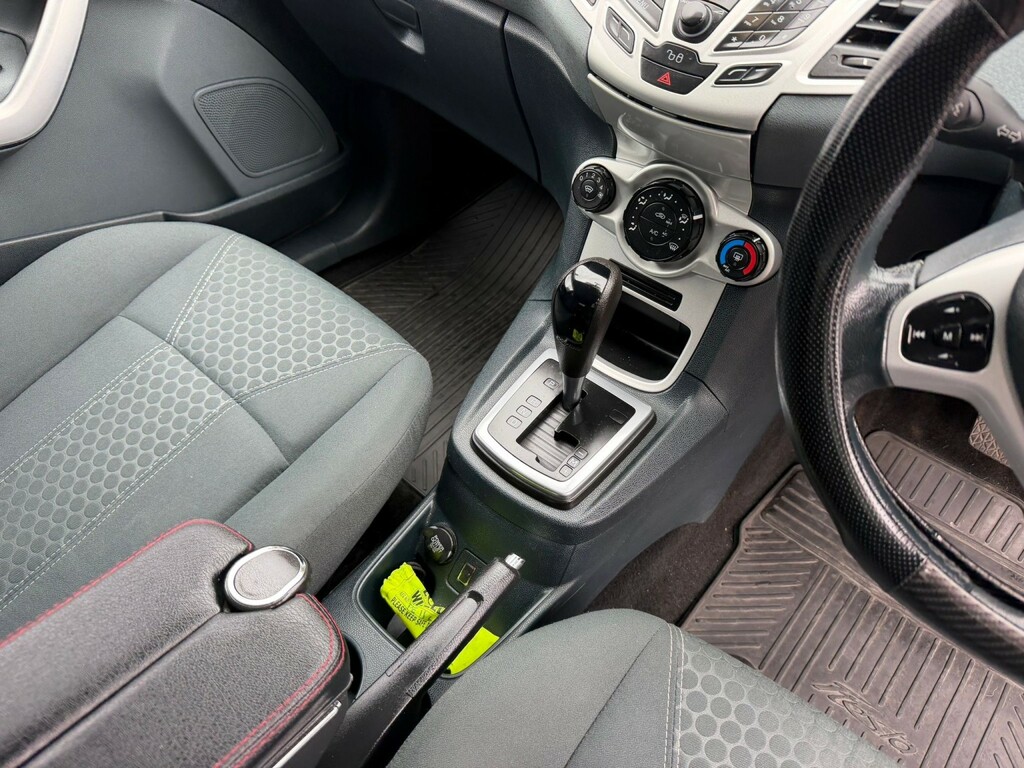 Ford Fiesta Hatchback 1.4 Zetec 2011 PE11LLU Silver #6