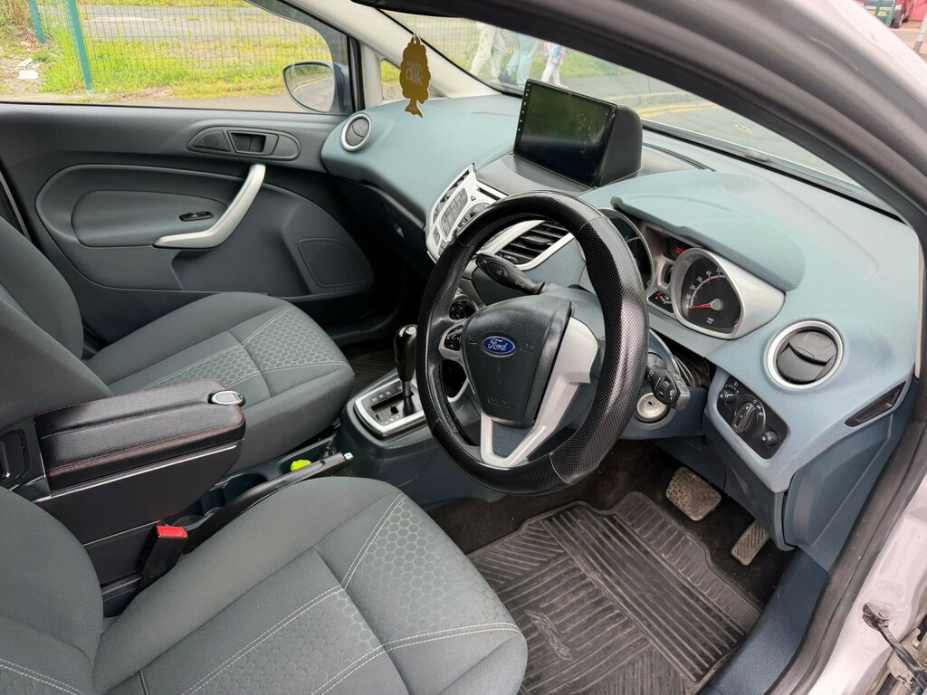 Ford Fiesta Hatchback 1.4 Zetec 2011 PE11LLU Silver #5