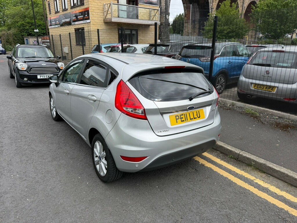Ford Fiesta Hatchback 1.4 Zetec 2011 PE11LLU Silver #2