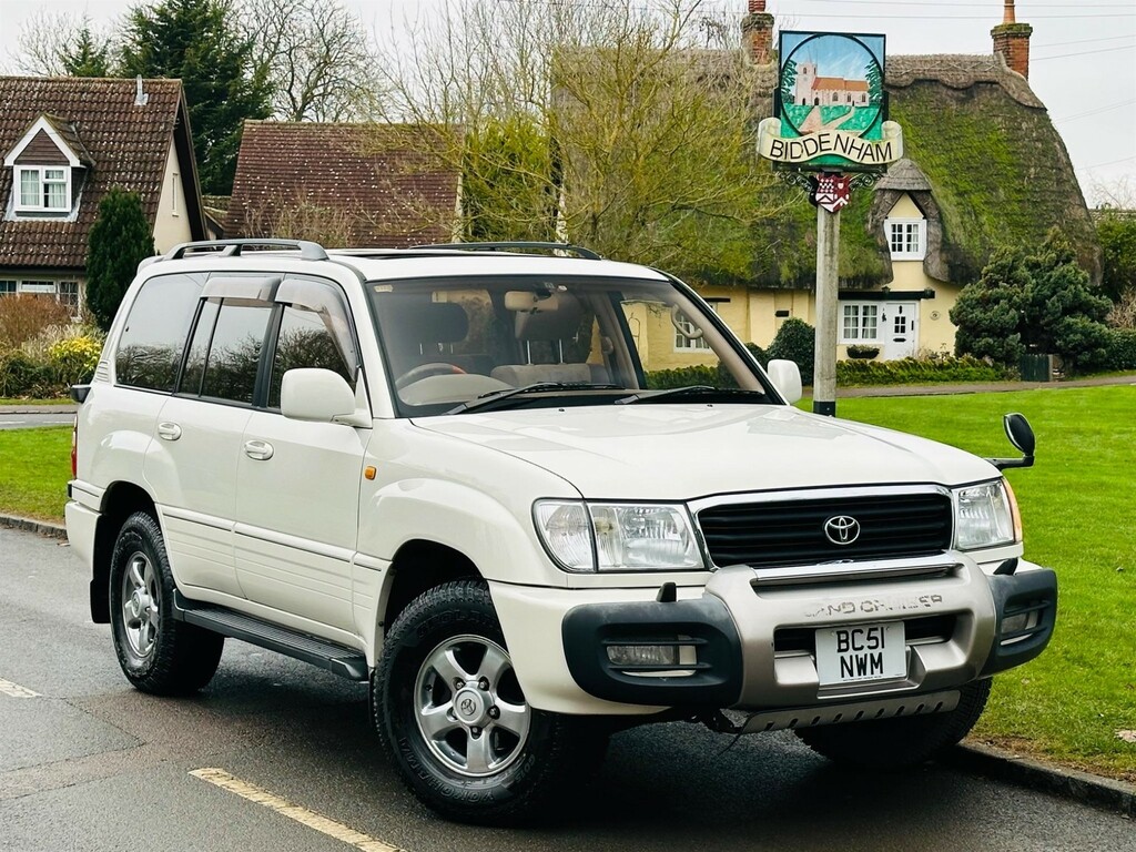Toyota Land Cruiser Amazon Amazon Vx Estate 4.7 White
