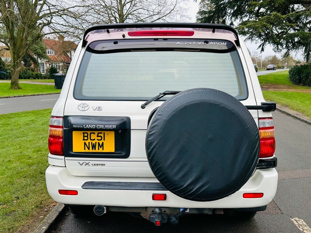 Toyota Land Cruiser Amazon Amazon Vx Estate 4.7 White #4