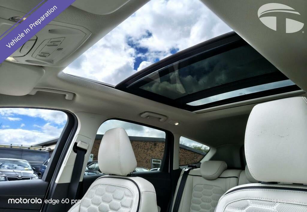 Ford Kuga 2.0 Tdci Vignale White #6