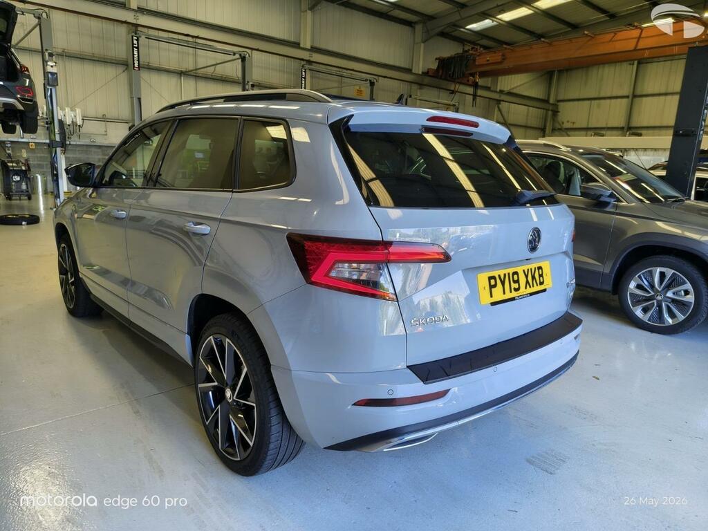 Skoda Karoq 1.5 Tsi Act Sportline Grey #4