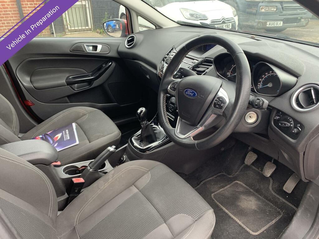 Ford Fiesta 1.0T Ecoboost Titanium Red #4