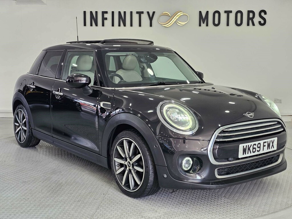 Mini Hatch Cooper Exclusive WK69FWX