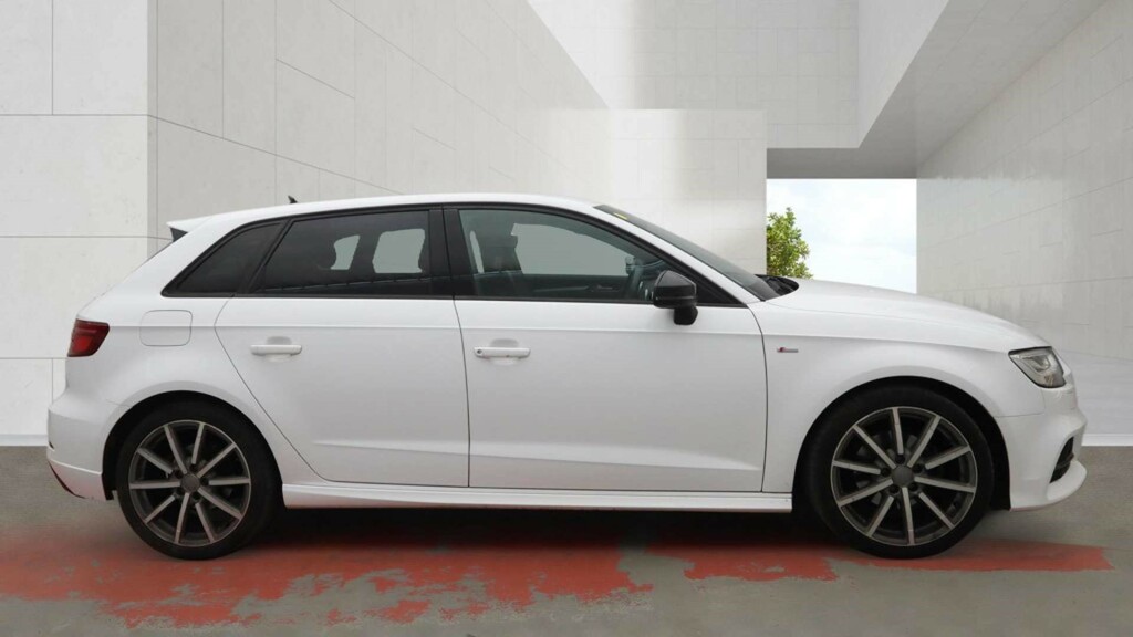 Audi A3 Sportback 30 Tfsi Black Edition SE68OKF  #5