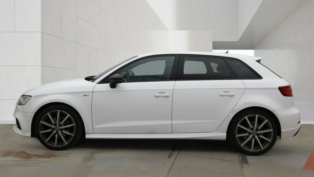 Audi A3 Sportback 30 Tfsi Black Edition SE68OKF  #6
