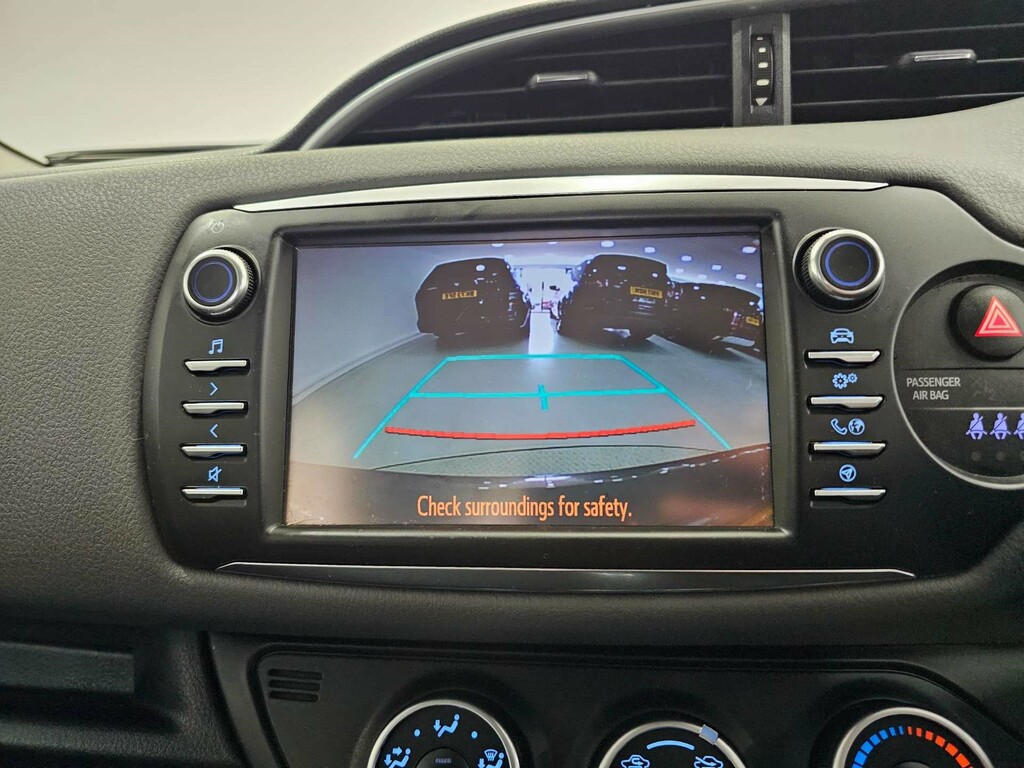 Toyota Yaris Icon Tech Vvt-i GJ19WDV #2