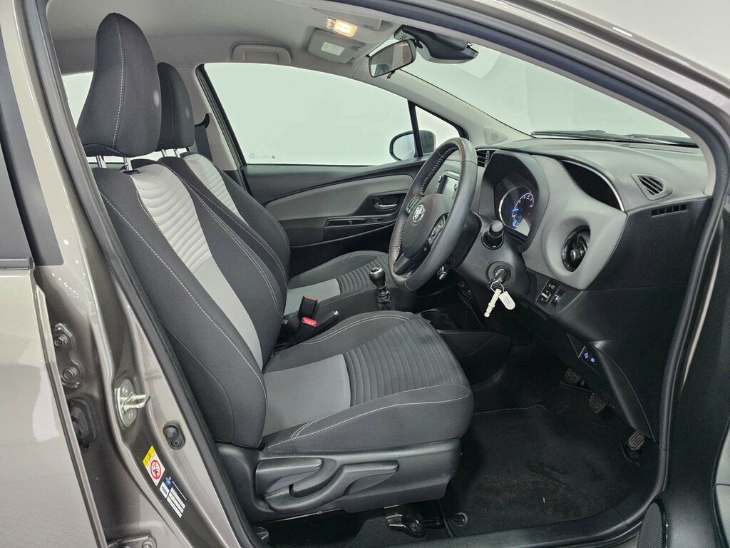Toyota Yaris Icon Tech Vvt-i GJ19WDV #5