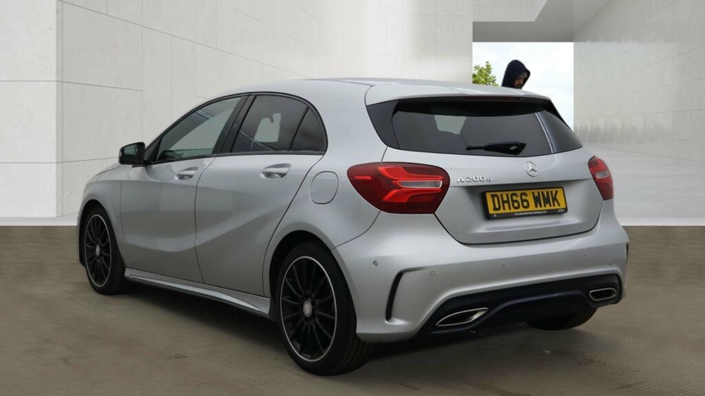 Mercedes-Benz A Class Amg Line Premium DH66WMK #3