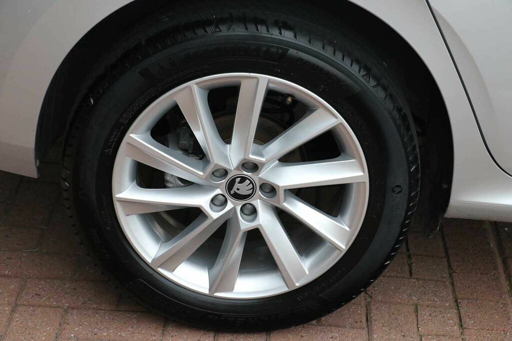 Skoda Kamiq 1.0 Tsi 95 Se Edition GL25HDV Silver #5