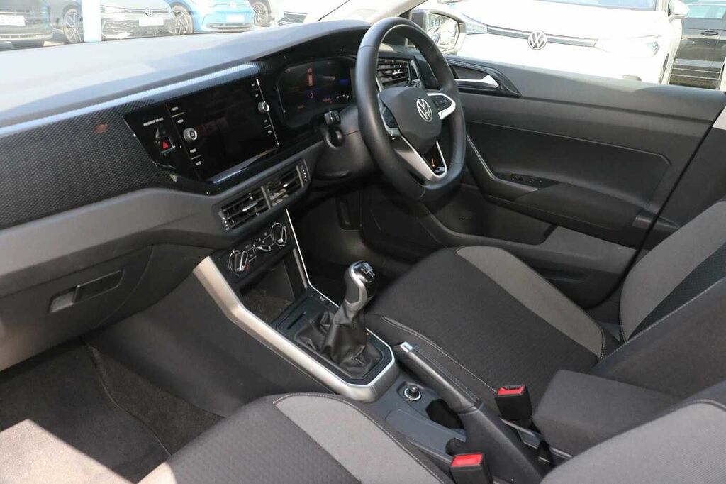 Volkswagen Polo 1.0 Life SH24HWG Black #2