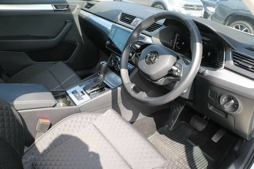 Skoda Superb 2.0 Tdi Cr Se Dsg SE23VSL White #6