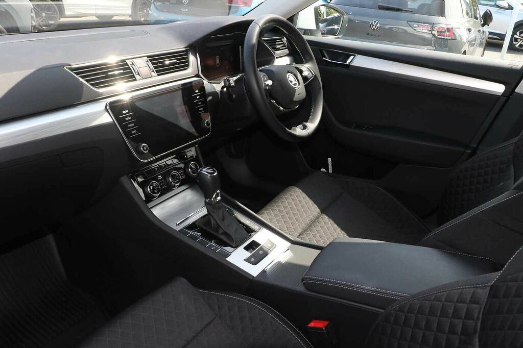 Skoda Superb 2.0 Tdi Cr Se Dsg SE23VSL White #2