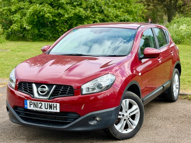 Nissan Qashqai 1.5 Dci Acenta Suv Red #2