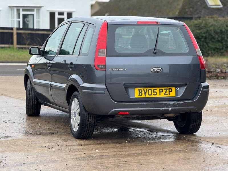 Ford Fusion 1.6 3 Hatchback Grey #4