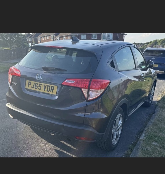 Honda Hr-V 1.5 I-vtec Se Suv Black #2