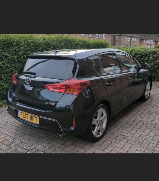 Toyota Auris 1.6 V-matic Sport Hatchback Black #4