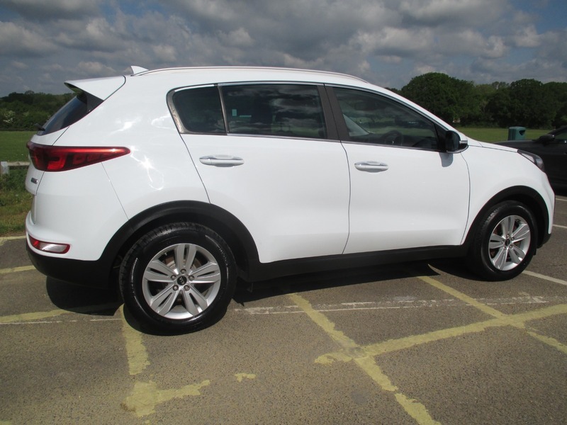 Kia Sportage Crdi 2 Isg MJ66NMK White #6