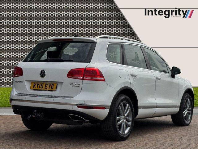 Volkswagen Touareg 2015 3.0 Tdi V6 Bluemotion Tech Se Suv White #3