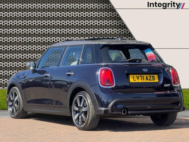 Mini Hatch 2022 1.5 Cooper Exclusive Hatchback Ste LY71AZB Black #5