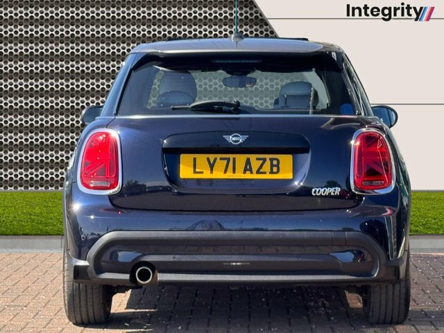 Mini Hatch 2022 1.5 Cooper Exclusive Hatchback Ste LY71AZB Black #4