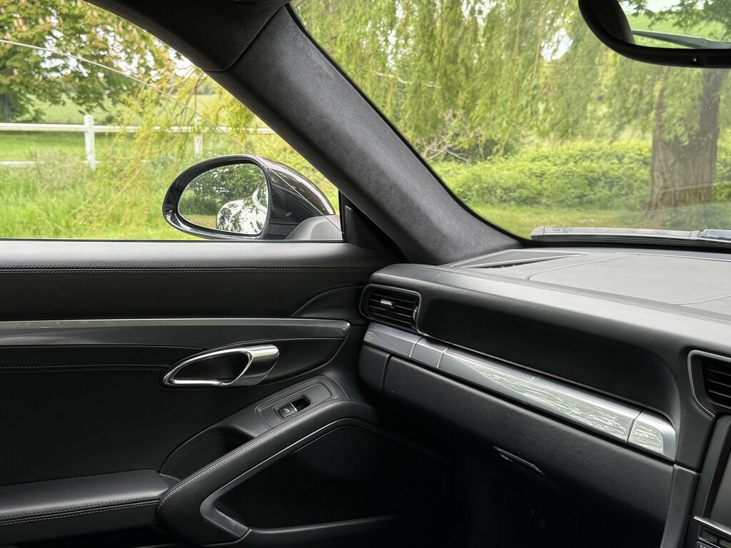 Porsche 911 Carrera 4S Silver #37