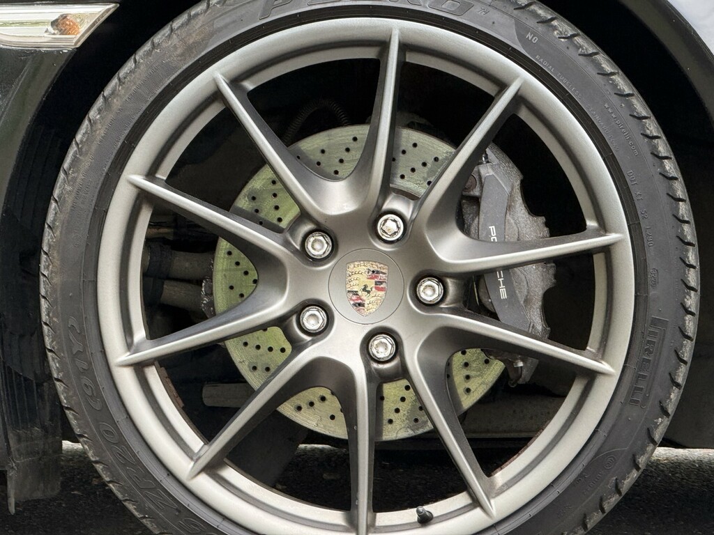 Porsche 911 Carrera 4S Silver #22