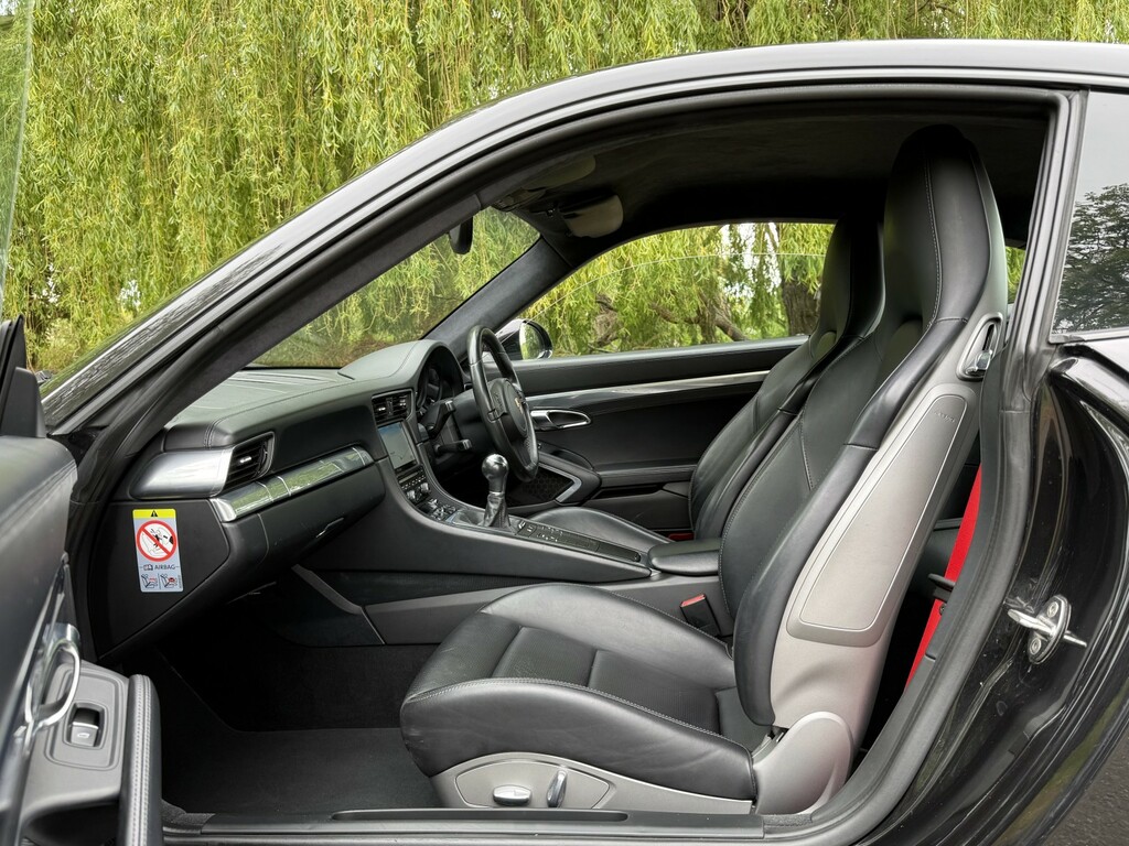 Porsche 911 Carrera 4S Silver #7