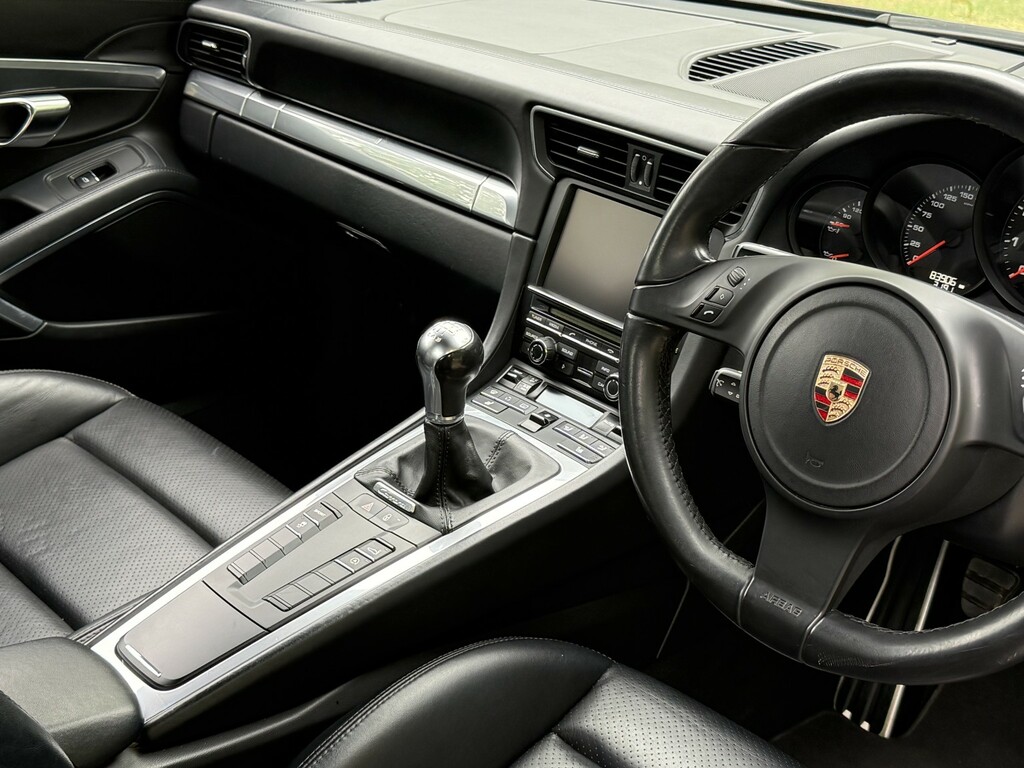 Porsche 911 Carrera 4S Silver #31
