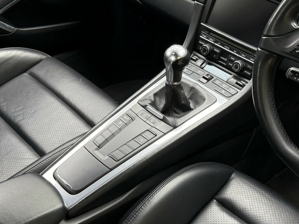 Porsche 911 Carrera 4S Silver #30