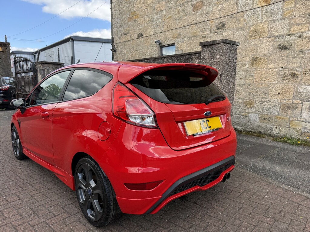 Ford Fiesta Hatchback 1.6 T Ecoboost St-2 2015 FH64WXM Red #4