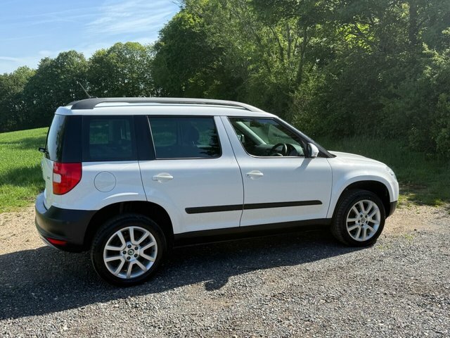 Skoda Yeti 2012 2.0 Tdi Elegance Suv 4Wd Eu White #5