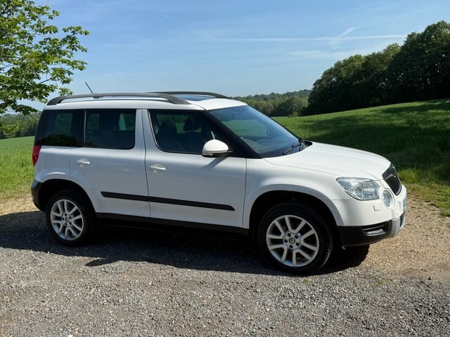 Skoda Yeti 2012 2.0 Tdi Elegance Suv 4Wd Eu White #2