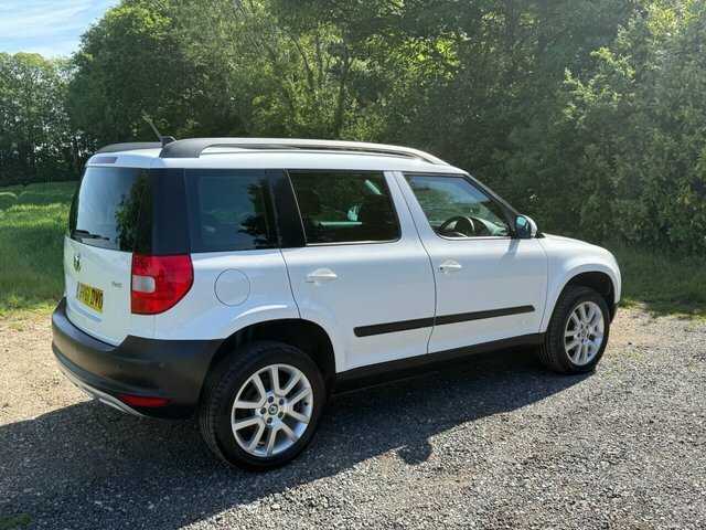 Skoda Yeti 2012 2.0 Tdi Elegance Suv 4Wd Eu White #6