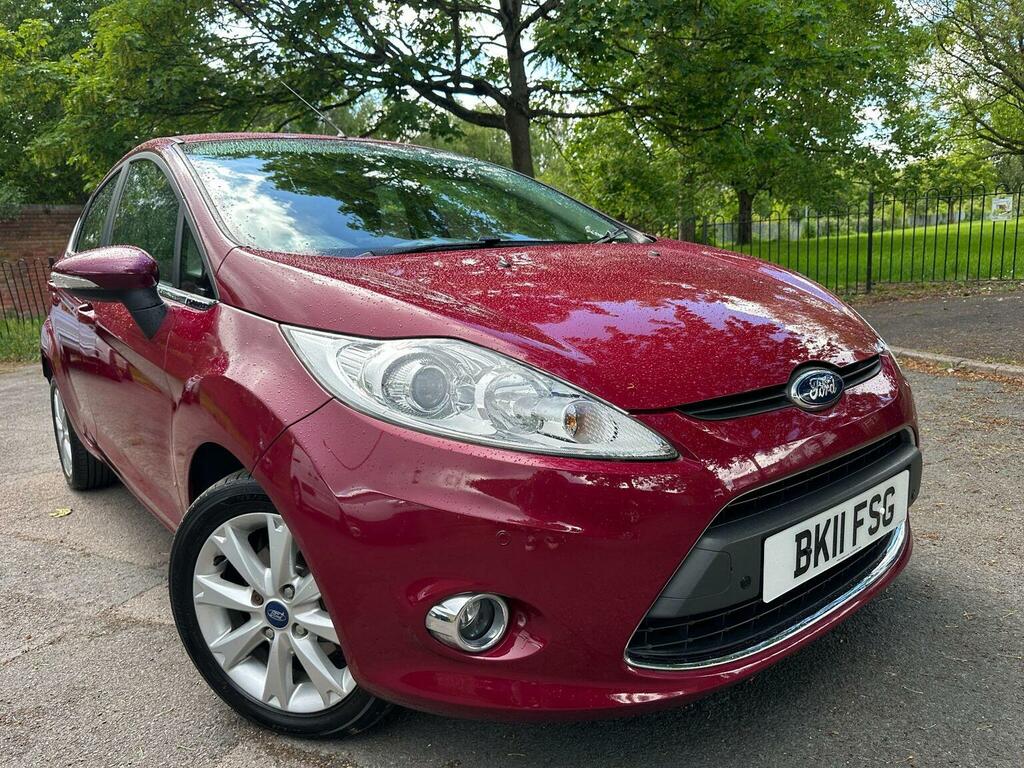 Ford Fiesta Hatchback 1.4 Zetec 201111 Red