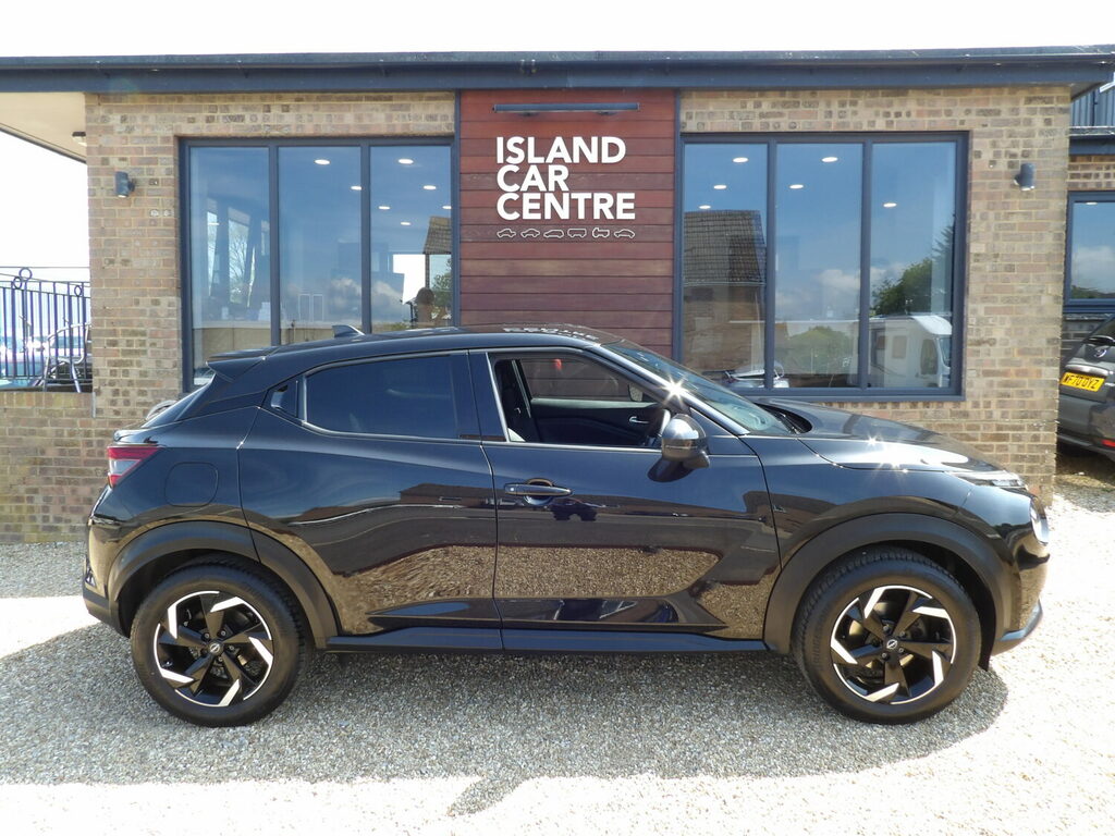 Nissan Juke Dig-t 114 N-connecta 5Dr. LT73CYY Black #2