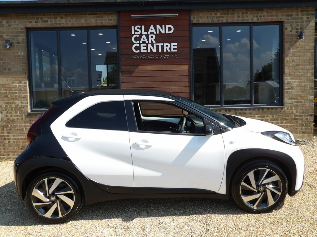 Toyota Aygo X Hatchback 1.0 Vvt-i Edge OW23TBY White #2