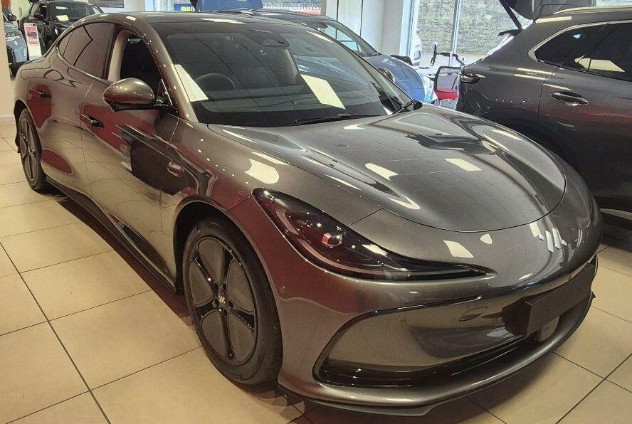 MG IM5 75Kwh Standard Range Saloon Grey