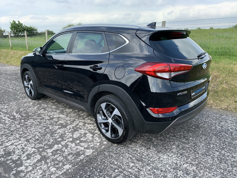 Hyundai Tucson 2.0-Tucson-premium-blue-drive-2wd-crdi-5dr  Black #4