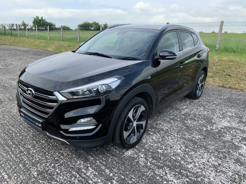 Hyundai Tucson 2.0-Tucson-premium-blue-drive-2wd-crdi-5dr  Black #2