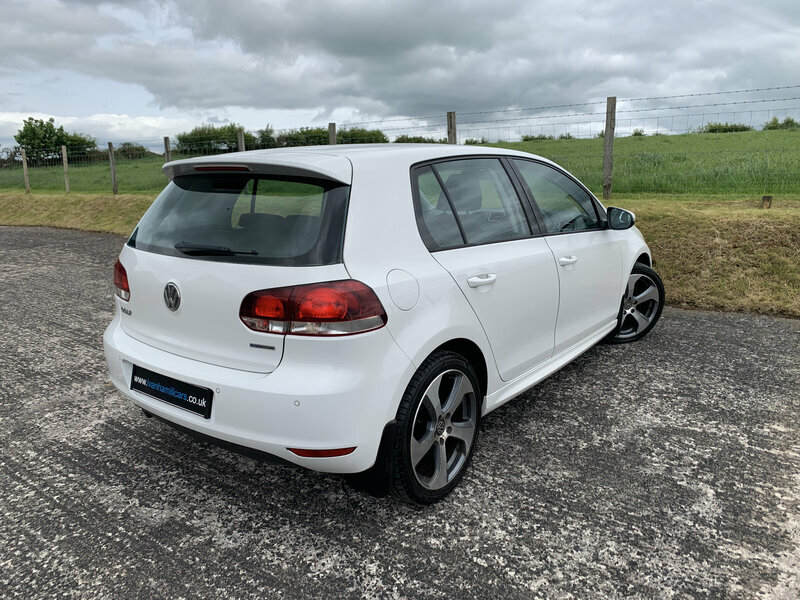 Volkswagen Golf 1.6-Golf-s-bluemotion-tdi-5dr  White #6